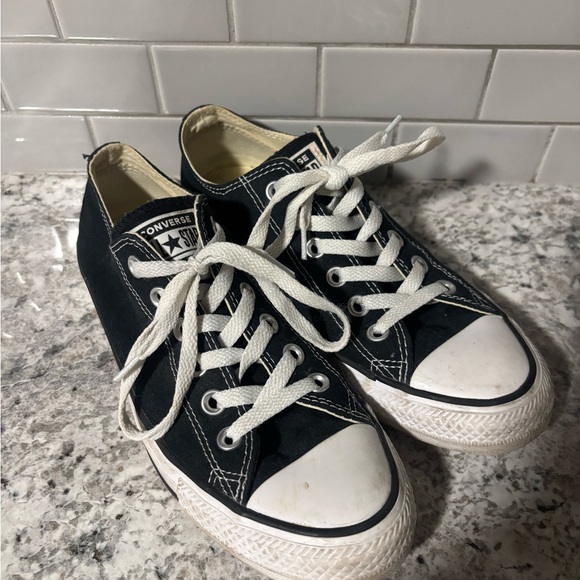 Converse - Picture 1 of 2